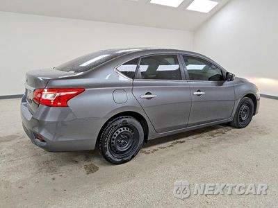 Trzecie zdjęcie samochodu z tyłu: 2019 NISSAN SENTRA S VIN:3N1AB7APXKY358267 - miniatura