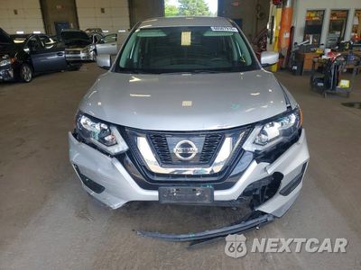 Piąte zdjęcie samochodu w środku: 2017 NISSAN ROGUE S VIN:KNMAT2MV7HP571047 - miniatura