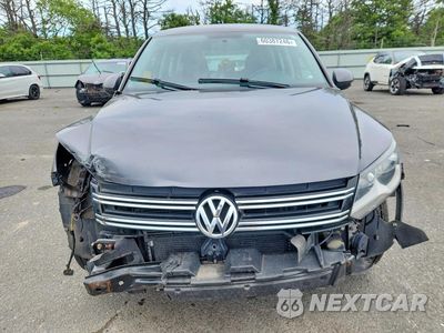Piąte zdjęcie samochodu w środku: 2014 VOLKSWAGEN TIGUAN S VIN:WVGAV3AX6EW524966 - miniatura