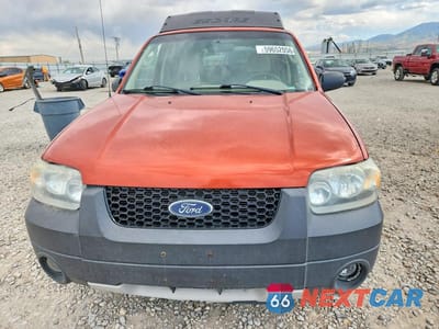 Piąte zdjęcie samochodu w środku: 2006 FORD ESCAPE XLT VIN:1FMCU931X6KA33929 - miniatura