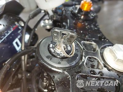 Zdjęcie 8 z 10 samochodu: 2023 YAMAHA YZFR7 VIN:JYARM38EXPA007390 - miniatura