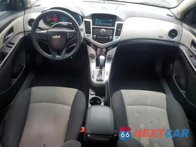 Zdjęcie 8 z 12 samochodu: 2011 CHEVROLET CRUZE LS VIN:1G1PC5SH8B7118161 - miniatura