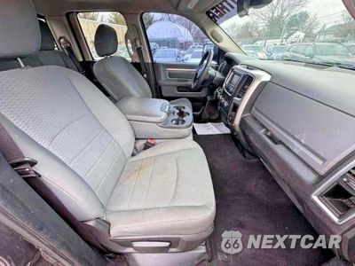 Piąte zdjęcie samochodu w środku: 2016 RAM 1500 SLT VIN:1C6RR7GM5GS176112 - miniatura
