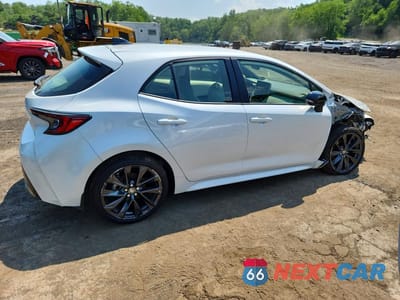 Trzecie zdjęcie samochodu z tyłu: 2026 TOYOTA COROLLA XSE VIN:JTNC4MBE1T3261167 - miniatura