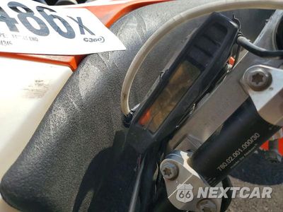 Zdjęcie 7 z 8 samochodu: 2018 KTM 500 EXC-F VIN:VBKEXL401JM414345 - miniatura