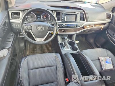 Zdjęcie 8 z 13 samochodu: 2015 TOYOTA HIGHLANDER LE PLUS VIN:5TDBKRFH1FS218233 - miniatura