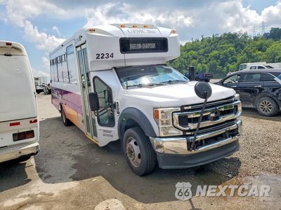 Czwarte zdjęcie samochodu z boku: 2022 FORD F450 SUPER DUTY SHUTTLE BUS VIN:1FDUF4GN5NEC38585 - miniatura