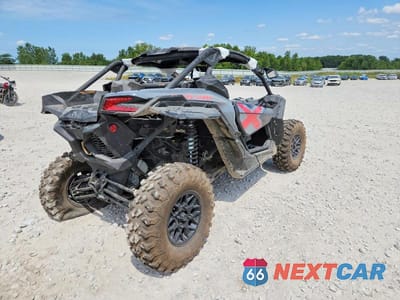 Czwarte zdjęcie samochodu z boku: 2026 CAN-AM MAVERICK X3 UTILITY VEHICLE VIN:3JBVBAY44TE000658 - miniatura