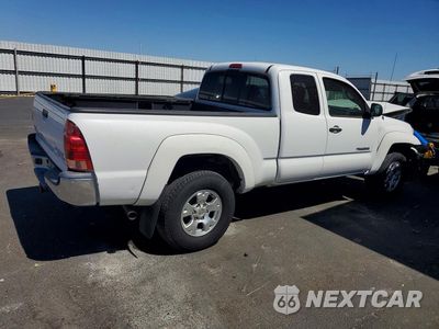Trzecie zdjęcie samochodu z tyłu: 2005 TOYOTA TACOMA PRERUNNER ACCESS CAB VIN:5TETU62N75Z041911 - miniatura