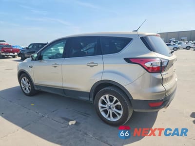Drugie zdjęcie samochodu z przodu: 2017 FORD ESCAPE SE VIN:1FMCU0GD6HUE22770 - miniatura
