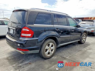 Trzecie zdjęcie samochodu z tyłu: 2010 MERCEDES-BENZ GL 450 4MATIC VIN:4JGBF7BE1AA581881 - miniatura