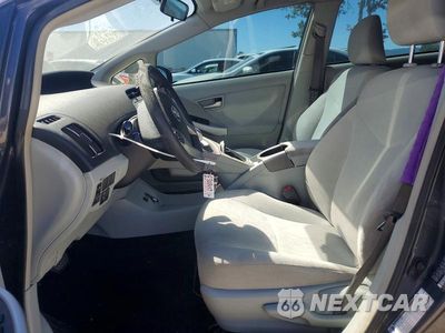 Zdjęcie 7 z 12 samochodu: 2014 TOYOTA PRIUS THREE VIN:JTDKN3DU9E1764763 - miniatura