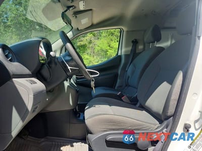Zdjęcie 7 z 13 samochodu: 2014 NISSAN NV200 S VIN:3N6CM0KN2EK696304 - miniatura