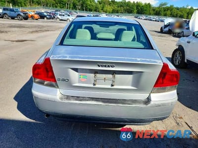 Zdjęcie 6 z 12 samochodu: 2004 VOLVO S60 VIN:YV1RS61T142343630 - miniatura