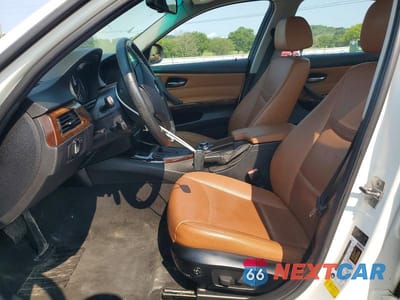 Zdjęcie 7 z 12 samochodu: 2011 BMW 328 XI VIN:WBAPK7C57BA821602 - miniatura