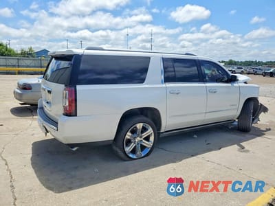 Trzecie zdjęcie samochodu z tyłu: 2018 GMC YUKON XL DENALI VIN:1GKS2HKJ4JR178891 - miniatura