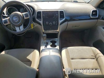Zdjęcie 8 z 12 samochodu: 2012 JEEP GRAND CHEROKEE LAREDO VIN:1C4RJEAG3CC258576 - miniatura