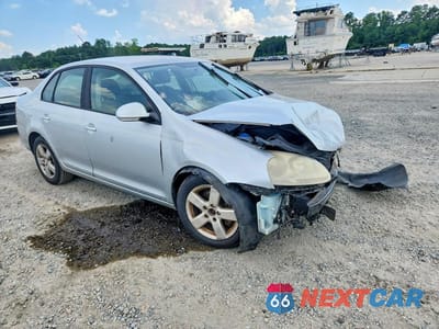 Czwarte zdjęcie samochodu z boku: 2008 VOLKSWAGEN JETTA S VIN:3VWJZ71K58M050014 - miniatura