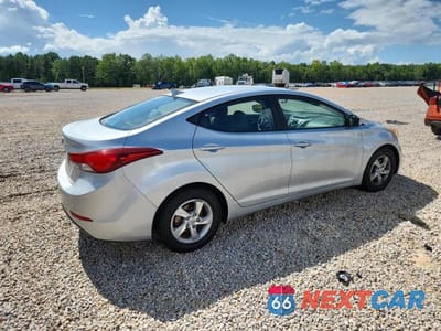 Trzecie zdjęcie samochodu z tyłu: 2014 HYUNDAI ELANTRA SE VIN:5NPDH4AE6EH477988 - miniatura