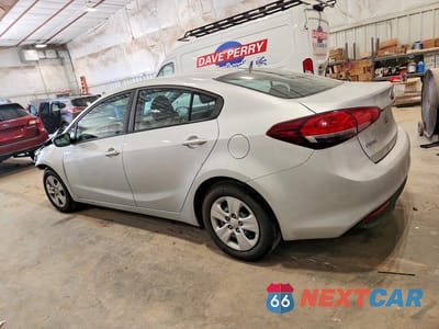 Drugie zdjęcie samochodu z przodu: 2017 KIA FORTE LX VIN:3KPFK4A73HE047808 - miniatura