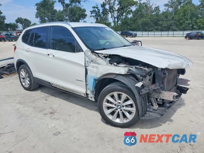 Czwarte zdjęcie samochodu z boku: 2017 BMW X3 SDRIVE28I VIN:5UXWZ7C31H0V87365 - miniatura