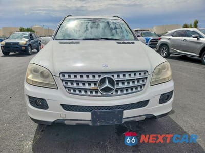 Piąte zdjęcie samochodu w środku: 2008 MERCEDES-BENZ ML 350 VIN:4JGBB86E08A342781 - miniatura