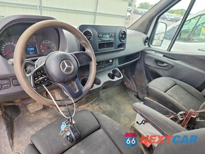 Zdjęcie 8 z 13 samochodu: 2019 MERCEDES-BENZ SPRINTER 2500/3500 VIN:WD4PF0CD9KP160096 - miniatura