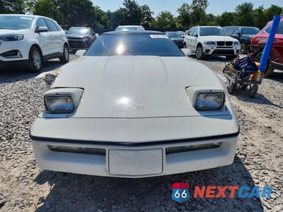 Piąte zdjęcie samochodu w środku: 1984 CHEVROLET CORVETTE VIN:1G1AY0786E5142395 - miniatura