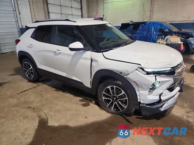Czwarte zdjęcie samochodu z boku: 2025 CHEVROLET TRAILBLAZER LT VIN:KL79MRSL6SB210937 - miniatura