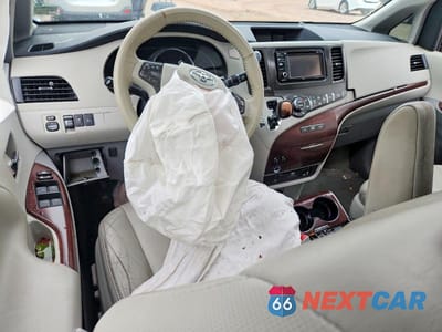 Zdjęcie 8 z 13 samochodu: 2013 TOYOTA SIENNA XLE 8-PASSENGER VIN:5TDYK3DC9DS405263 - miniatura