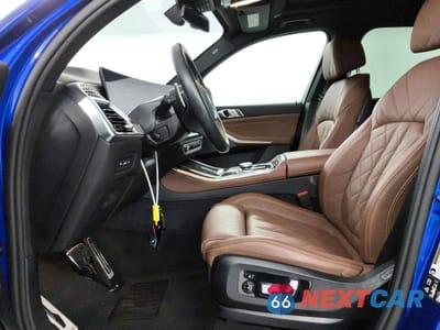 Zdjęcie 7 z 13 samochodu: 2026 BMW X5 M60I VIN:5UX33EU04T9018947 - miniatura
