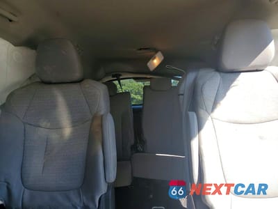 Zdjęcie 10 z 13 samochodu: 2025 TOYOTA SIENNA LE VIN:5TDKRKEC9SS225188 - miniatura