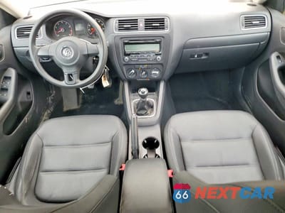 Zdjęcie 8 z 12 samochodu: 2011 VOLKSWAGEN JETTA VIN:3VWBZ7AJ9BM308747 - miniatura