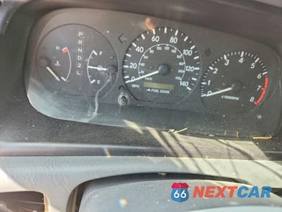 Zdjęcie 9 z 12 samochodu: 2001 TOYOTA CAMRY LE VIN:4T1BG22K61U102651 - miniatura
