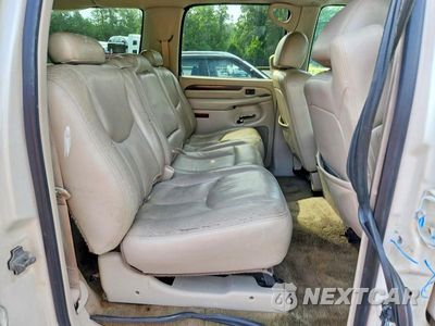 Zdjęcie 11 z 13 samochodu: 2005 CADILLAC ESCALADE ESV VIN:3GYFK66N25G137528 - miniatura