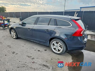 Drugie zdjęcie samochodu z przodu: 2015 VOLVO V60 PREMIER VIN:YV126MEB2F1199574 - miniatura