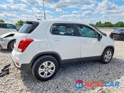 Trzecie zdjęcie samochodu z tyłu: 2017 CHEVROLET TRAX LS VIN:KL7CJKSB2HB203778 - miniatura