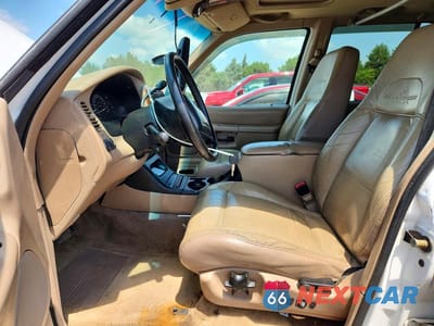 Zdjęcie 7 z 13 samochodu: 2000 MERCURY MOUNTAINEER VIN:4M2DU86P5YUJ32355 - miniatura