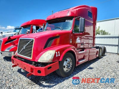 Drugie zdjęcie samochodu z przodu: 2008 VOLVO VNL SEMI TRUCK VIN:4V4NC9EJ48N268037 - miniatura