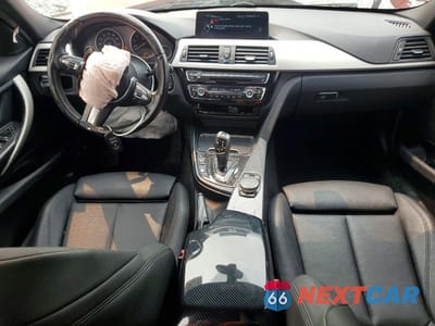 Zdjęcie 8 z 12 samochodu: 2016 BMW 320 XI VIN:WBA8A3C50GK690479 - miniatura