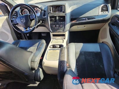 Zdjęcie 8 z 14 samochodu: 2018 DODGE GRAND CARAVAN SXT VIN:2C4RDGCG5JR218195 - miniatura