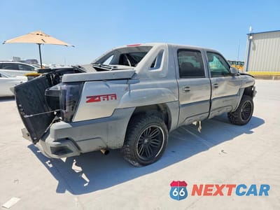 Trzecie zdjęcie samochodu z tyłu: 2002 CHEVROLET AVALANCHE C1500 VIN:3GNEC13T32G119269 - miniatura