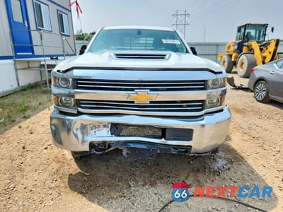 Piąte zdjęcie samochodu w środku: 2017 CHEVROLET SILVERADO K2500 HEAVY DUTY VIN:1GC1KUEY0HF233440 - miniatura