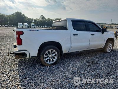 Trzecie zdjęcie samochodu z tyłu: 2020 CHEVROLET SILVERADO K1500 CUSTOM VIN:3GCUYBEF7LG356934 - miniatura