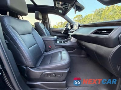 Piąte zdjęcie samochodu w środku: 2023 CHEVROLET SUBURBAN K1500 Z71 VIN:1GNSKDKD5PR106113 - miniatura