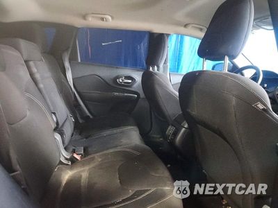 Zdjęcie 11 z 13 samochodu: 2016 JEEP CHEROKEE LATITUDE VIN:1C4PJLCB0GW195793 - miniatura