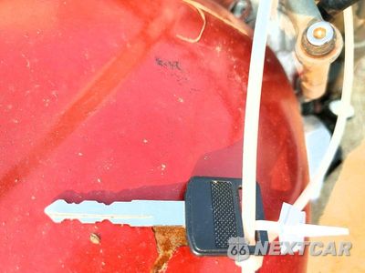 Zdjęcie 8 z 9 samochodu: 1999 SUZUKI TL1000 R VIN:JS1VT52A5X2100295 - miniatura