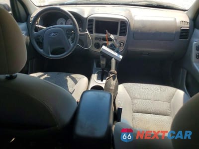 Zdjęcie 8 z 13 samochodu: 2005 FORD ESCAPE XLT VIN:1FMYU93195KB02968 - miniatura
