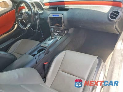 Zdjęcie 8 z 12 samochodu: 2010 CHEVROLET CAMARO SS VIN:2G1FJ1EJ5A9219826 - miniatura