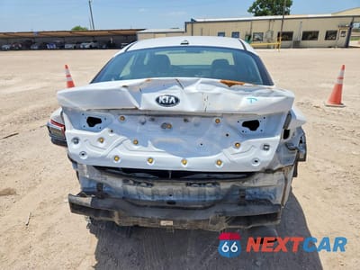 Zdjęcie 6 z 12 samochodu: 2017 KIA OPTIMA LX VIN:5XXGT4L30HG128428 - miniatura